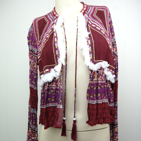 nWT Banana USA Ladies All Over Embroidered Open Front Blouse Shirt Top Shrug